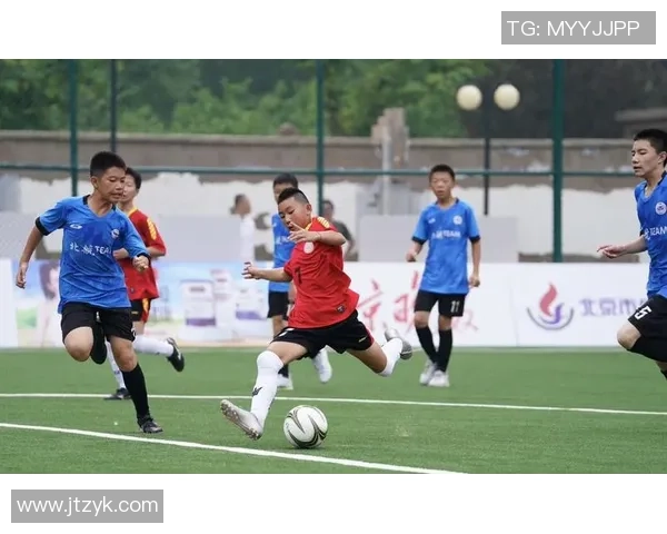 足球巨星赛场内外趣闻轶事揭秘那些鲜为人知的欢乐瞬间